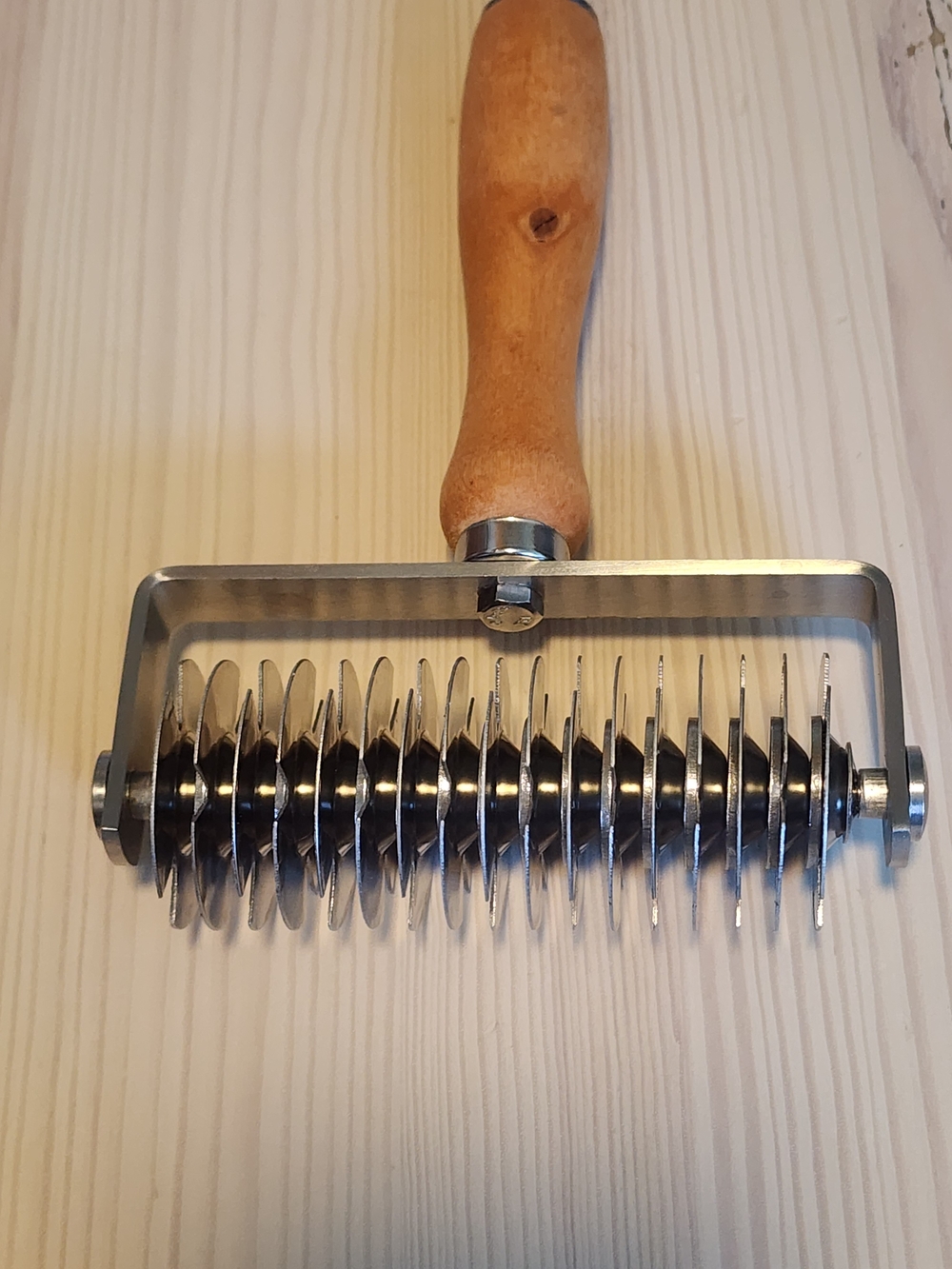 Stainless Steel Multi-Blade Dough/Cutter Roller - Wood Handle (Silver/Brown)